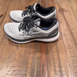 Brooks Glycerin GTS 20 Womens Running Shoes Size 8.5 new, never worn